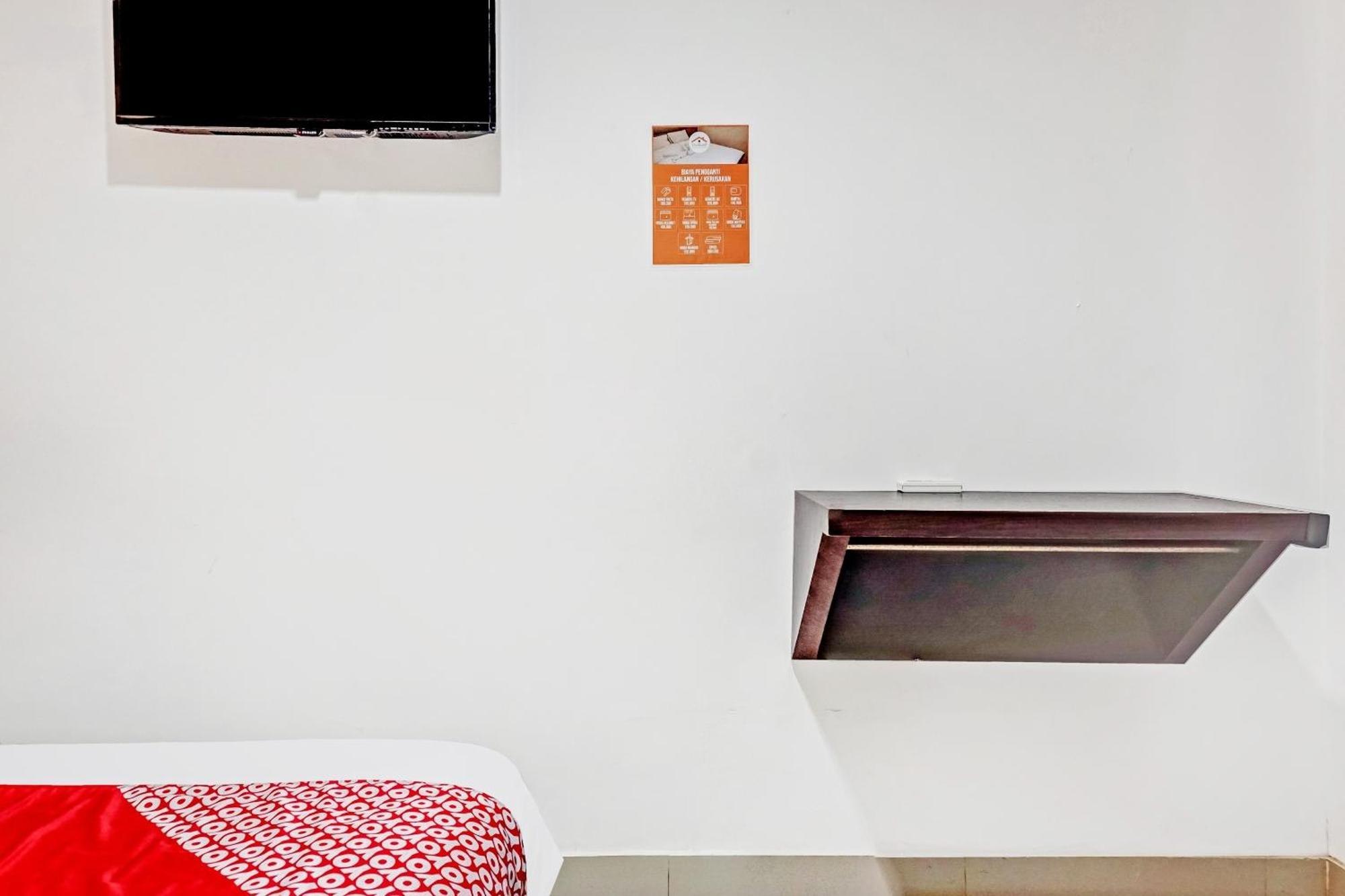 Hotel Super Oyo 90692 Point