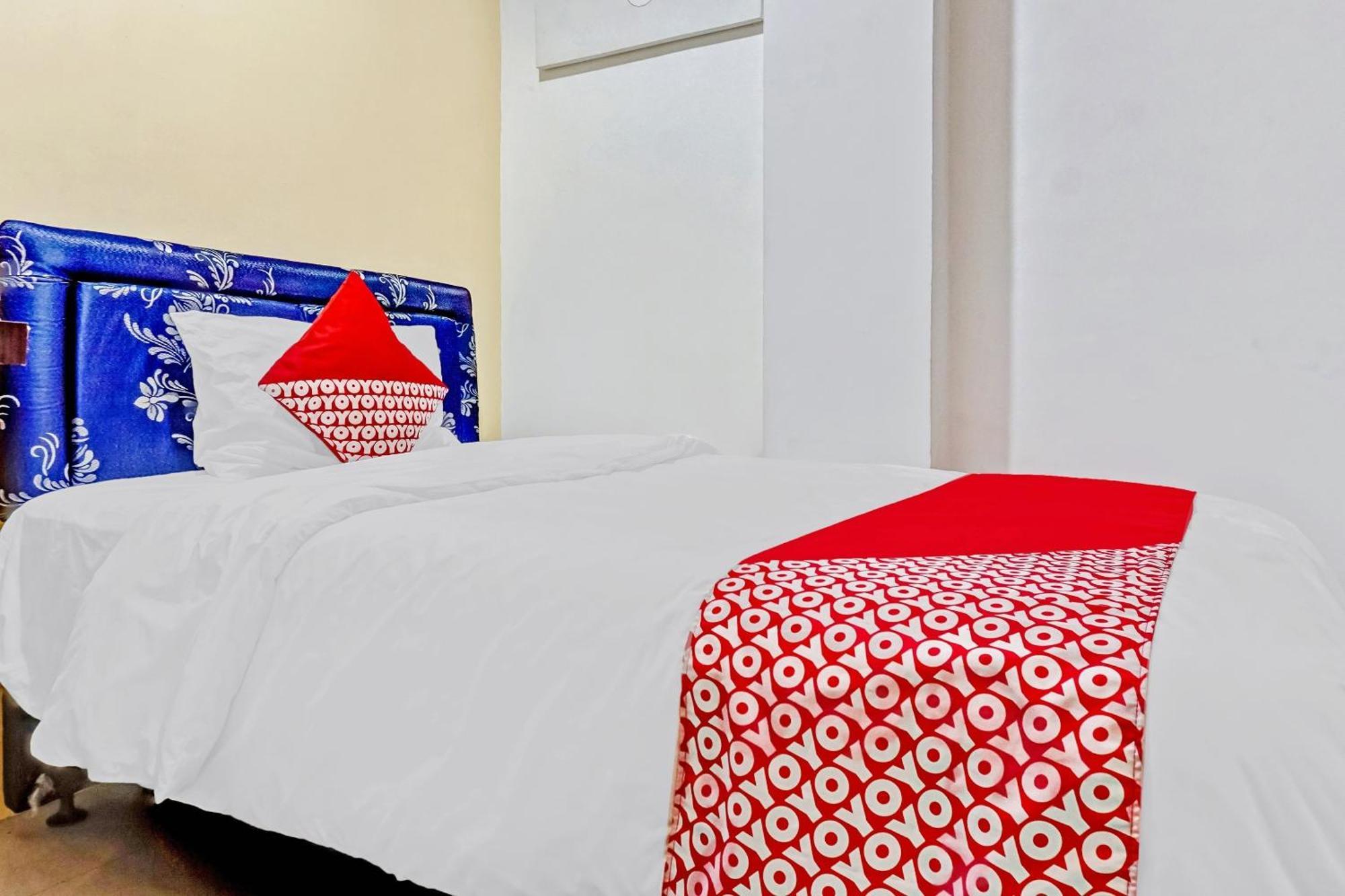 Hotel Super Oyo 90692 Point