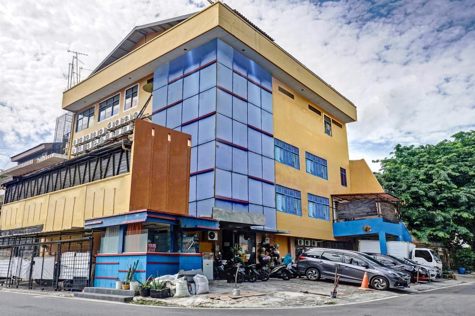 Hotel Super Oyo 90692 Point Jakarta