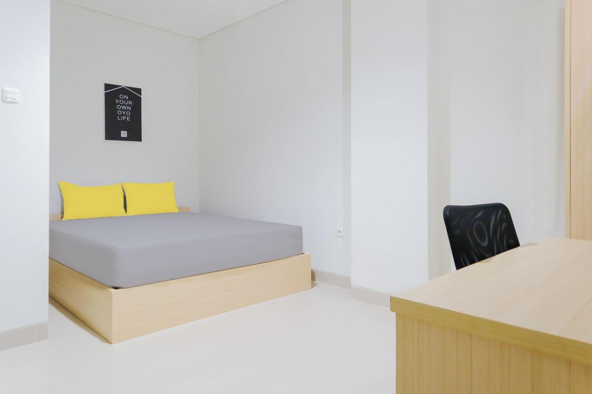 Hotel Oyo Life 1830 Mandala Jakarta