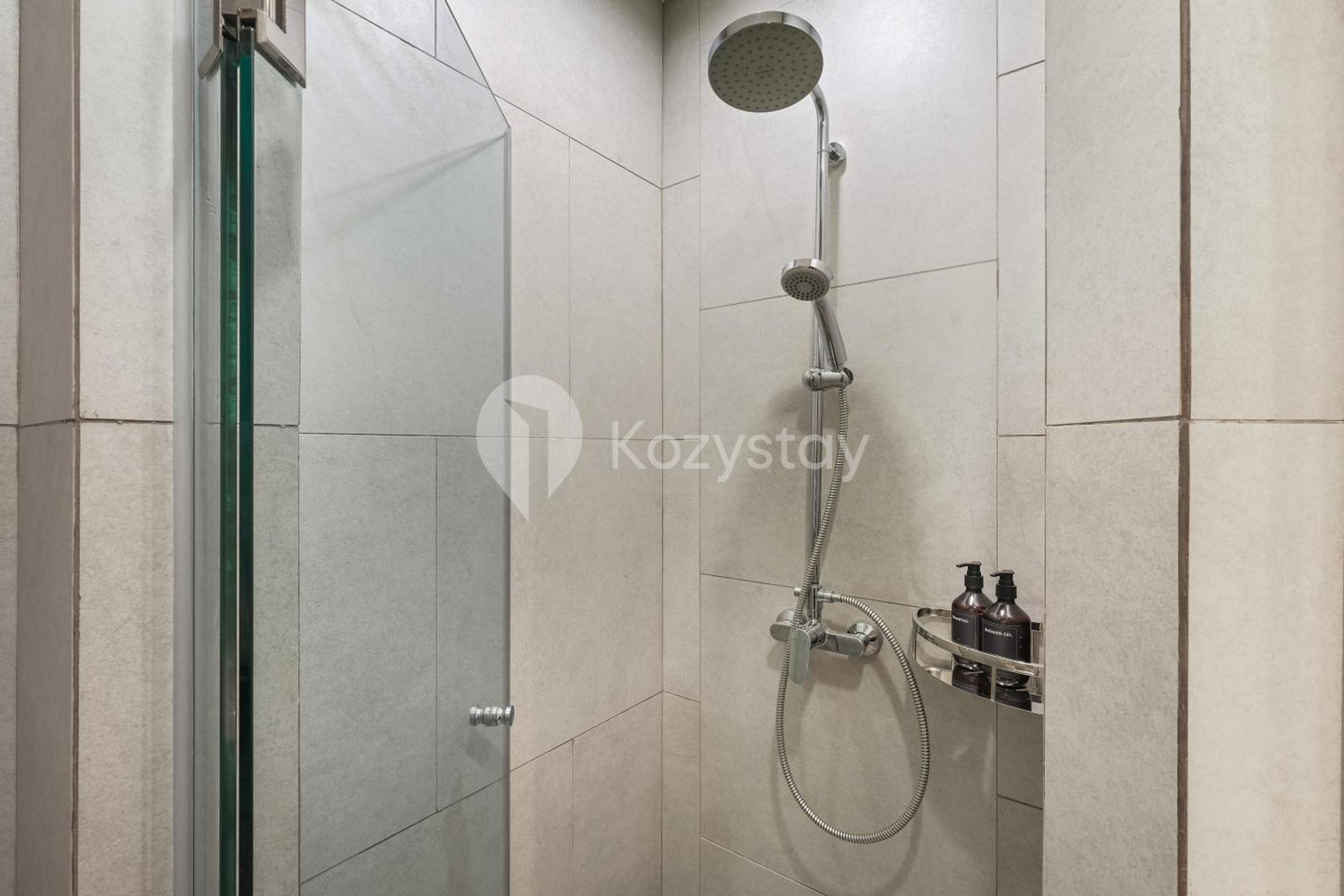Liora By Kozystay - Kemayoran Apartment