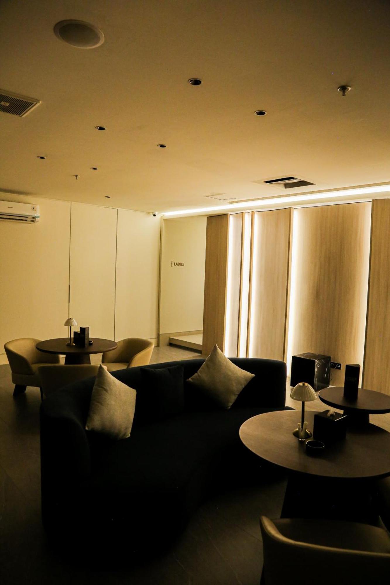 Ow! Boutique Kemayoran Jakarta