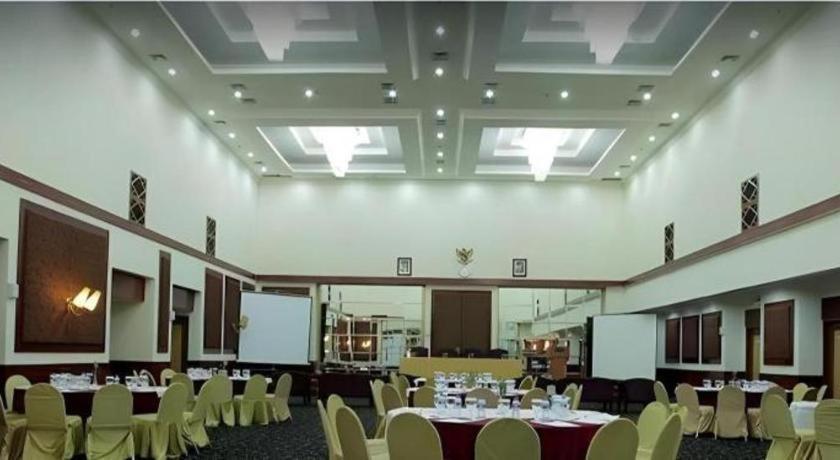 Oasis Amir Jakarta
