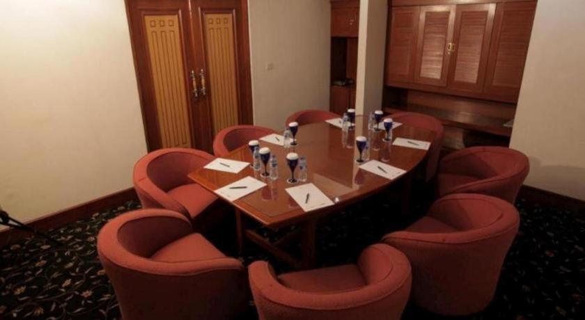 Oasis Amir Hotel