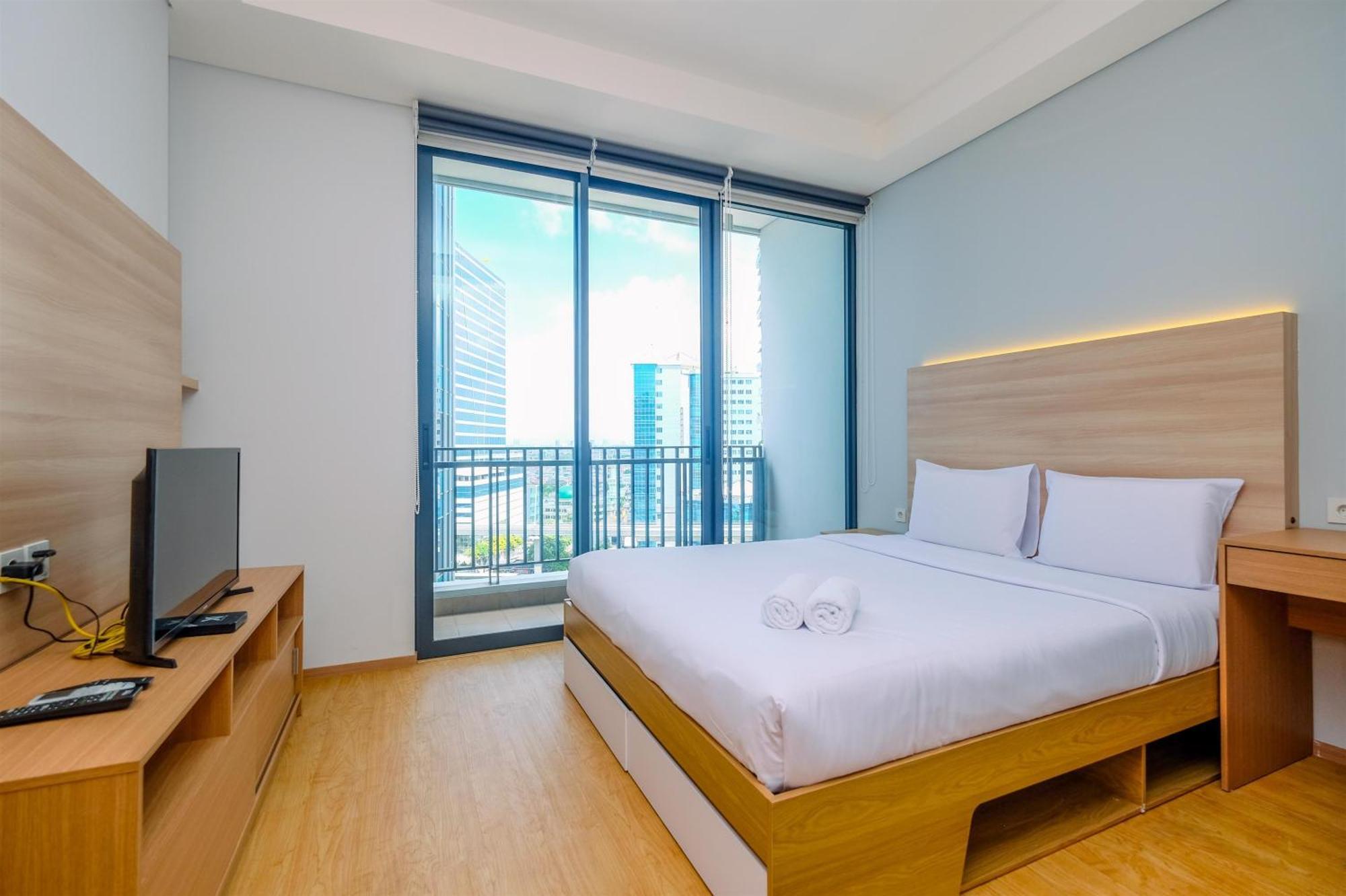 Apartment Modern And New 1br Across Lrt Station Samara By Travelio *