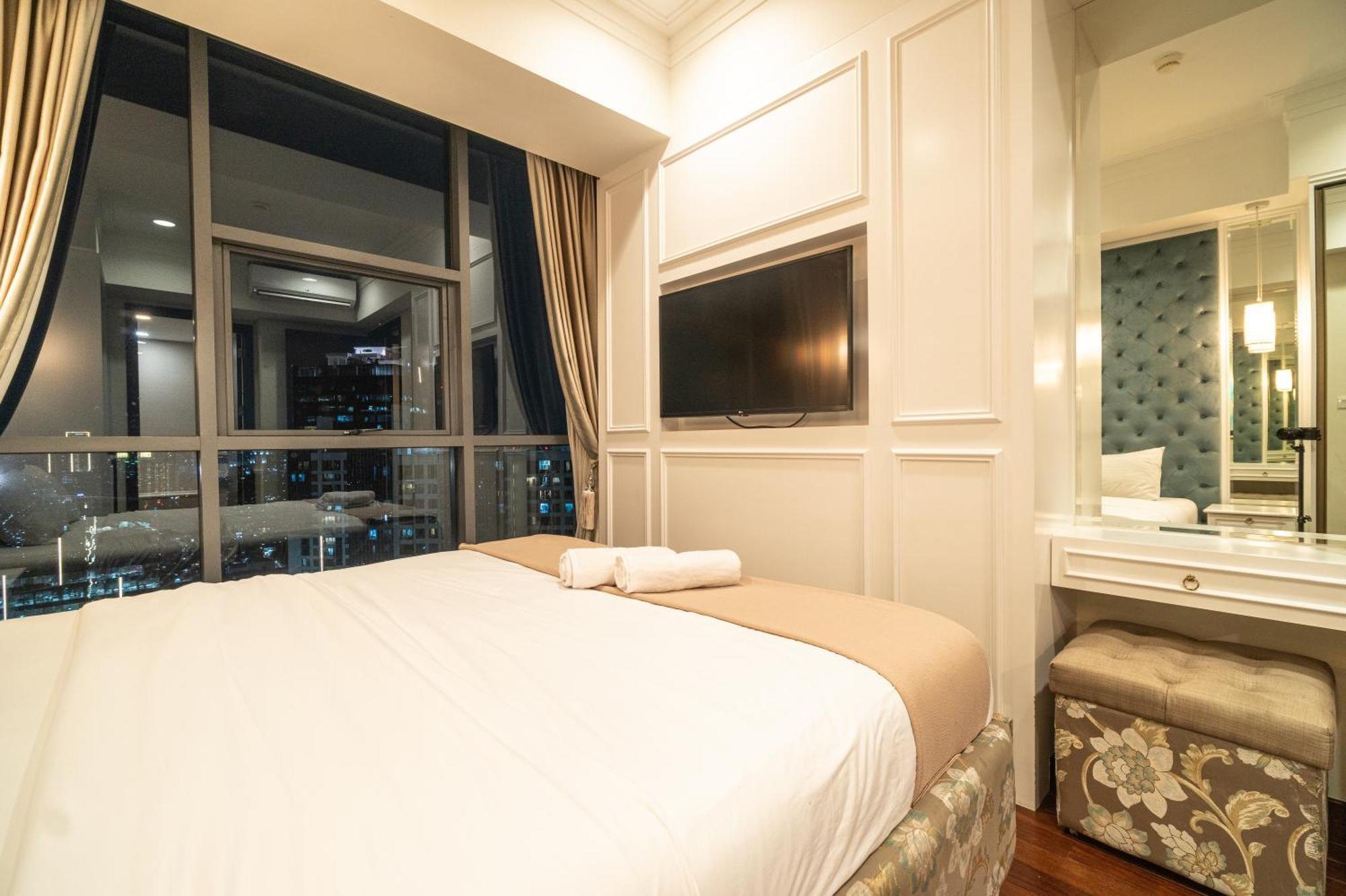 Luxury And Pleasant 2br Chianti Tower Mall Access Apartment Jakarta