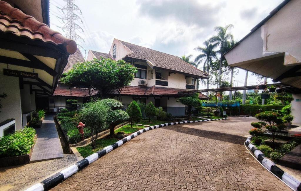 Hotel D'Arcici Hotel Plumpang 2*