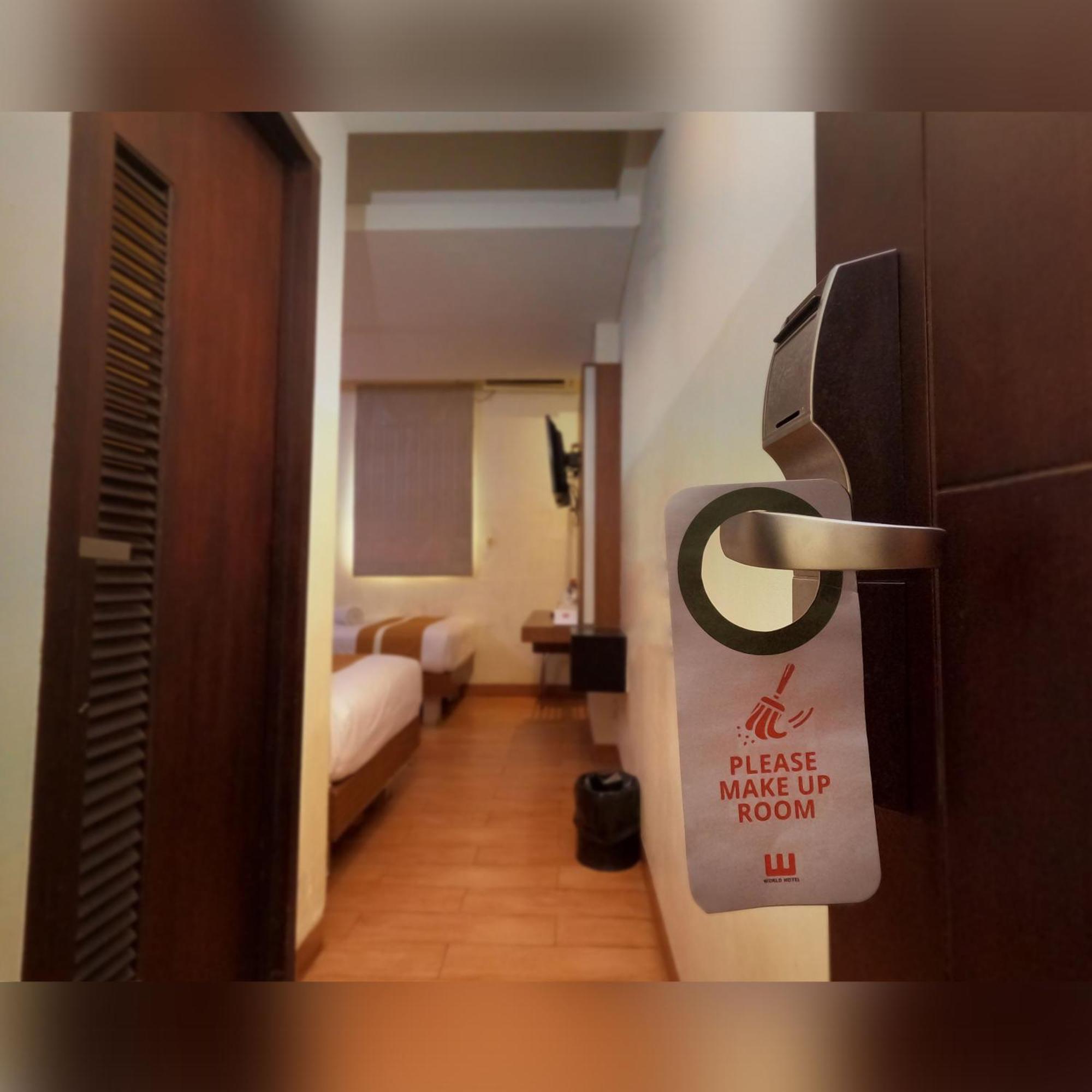 Khách sạn World - Bandengan Jakarta