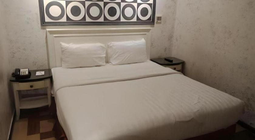 Amos Cozy Melawai Jakarta