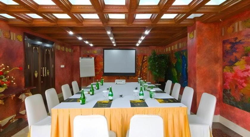 Amos Cozy Melawai 4*