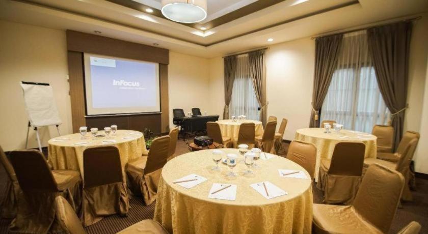 Sofyan Tebet Family Friendly Hotel 2*