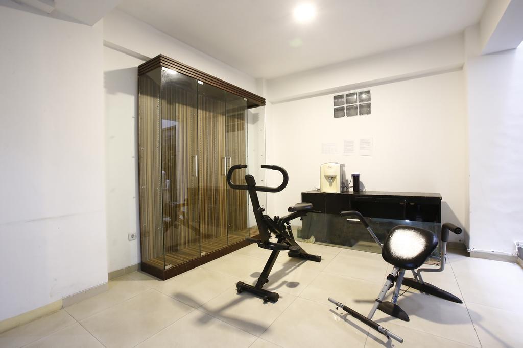 Guest house Reddoorz Near Cilandak Town Square 2*