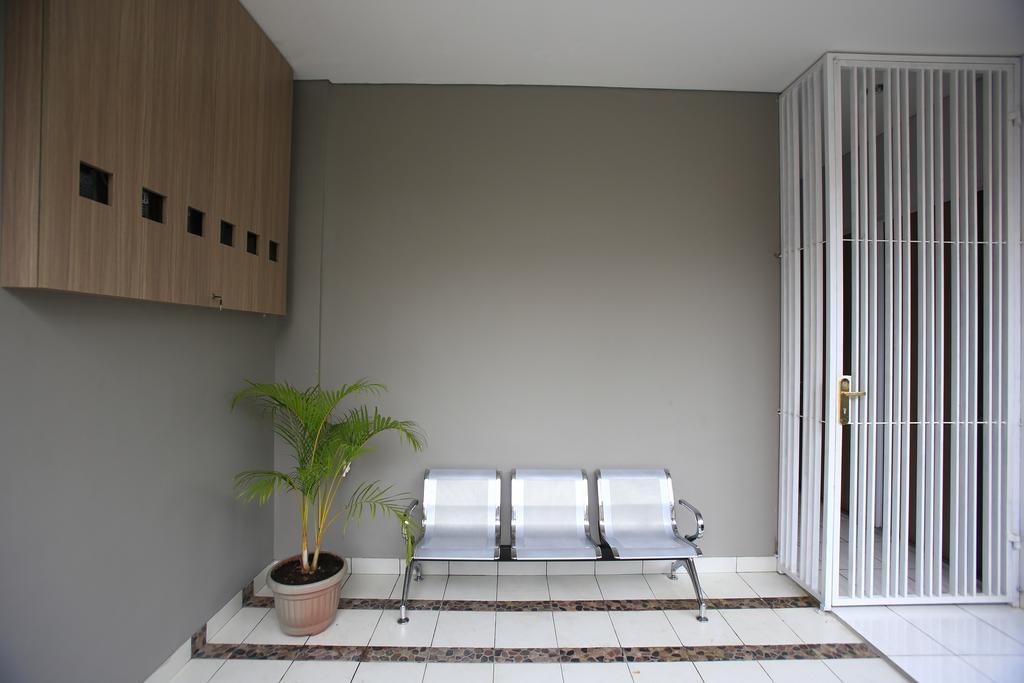 Reddoorz @ Karet Pedurenan 2
