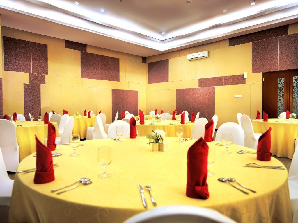 Hotel Favehotel Pasar Baru 2*