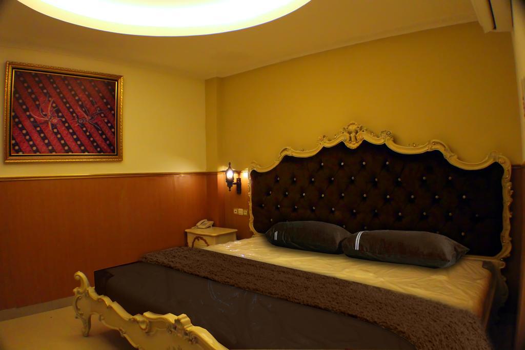 Grand Batik