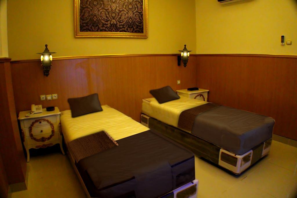 Grand Batik Hotel