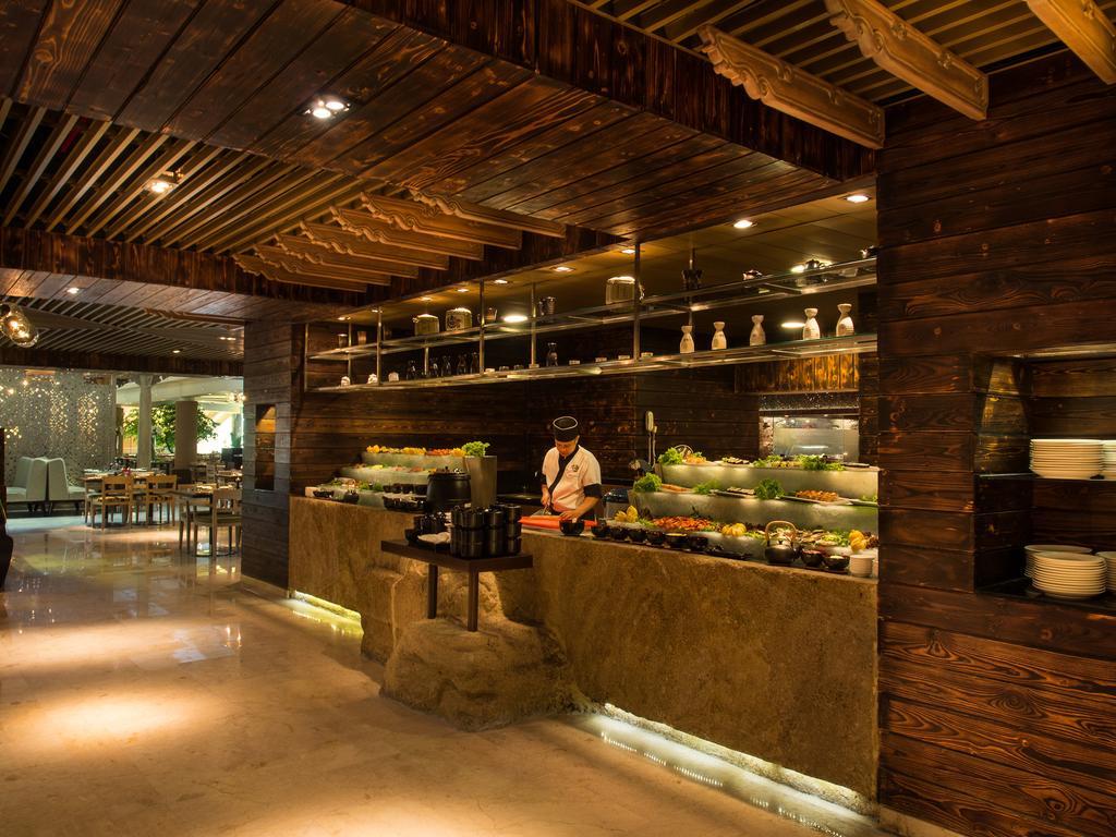 Khách sạn Gran Melia Jakarta