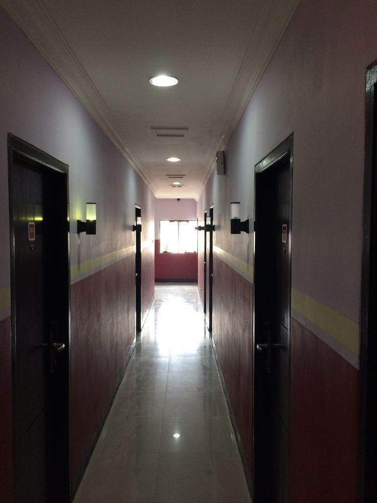 Hollywood Jakarta