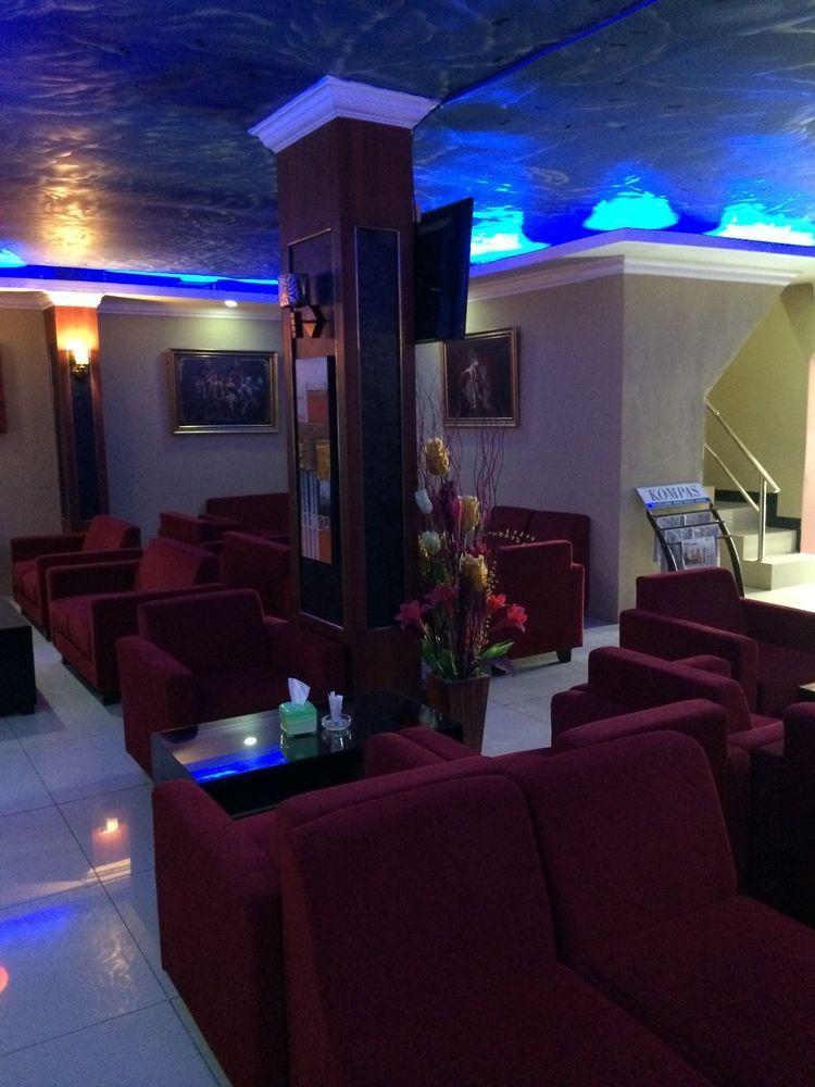 Hotel Hollywood *