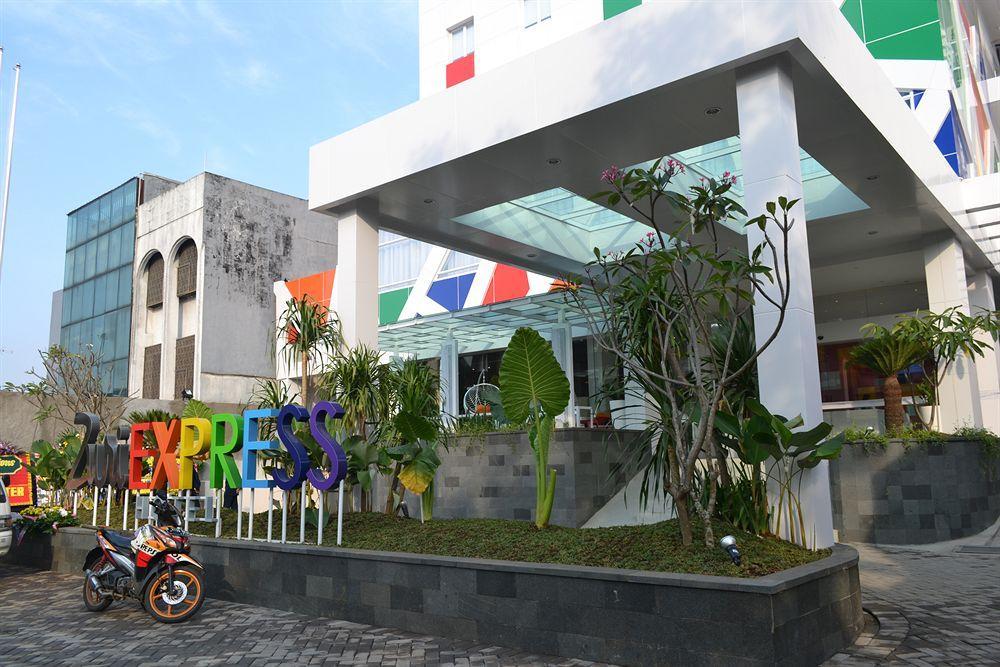 Hotel Zuri Express Mangga Dua