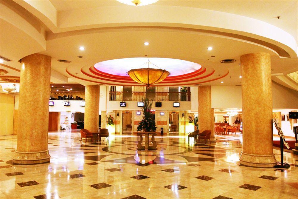 Twin Plaza