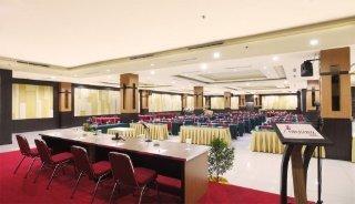 Orchardz Jayakarta Hotel 4*