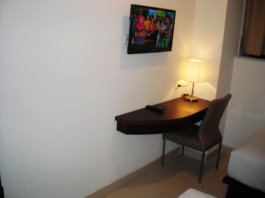Hotel Losari Blok M2 2*