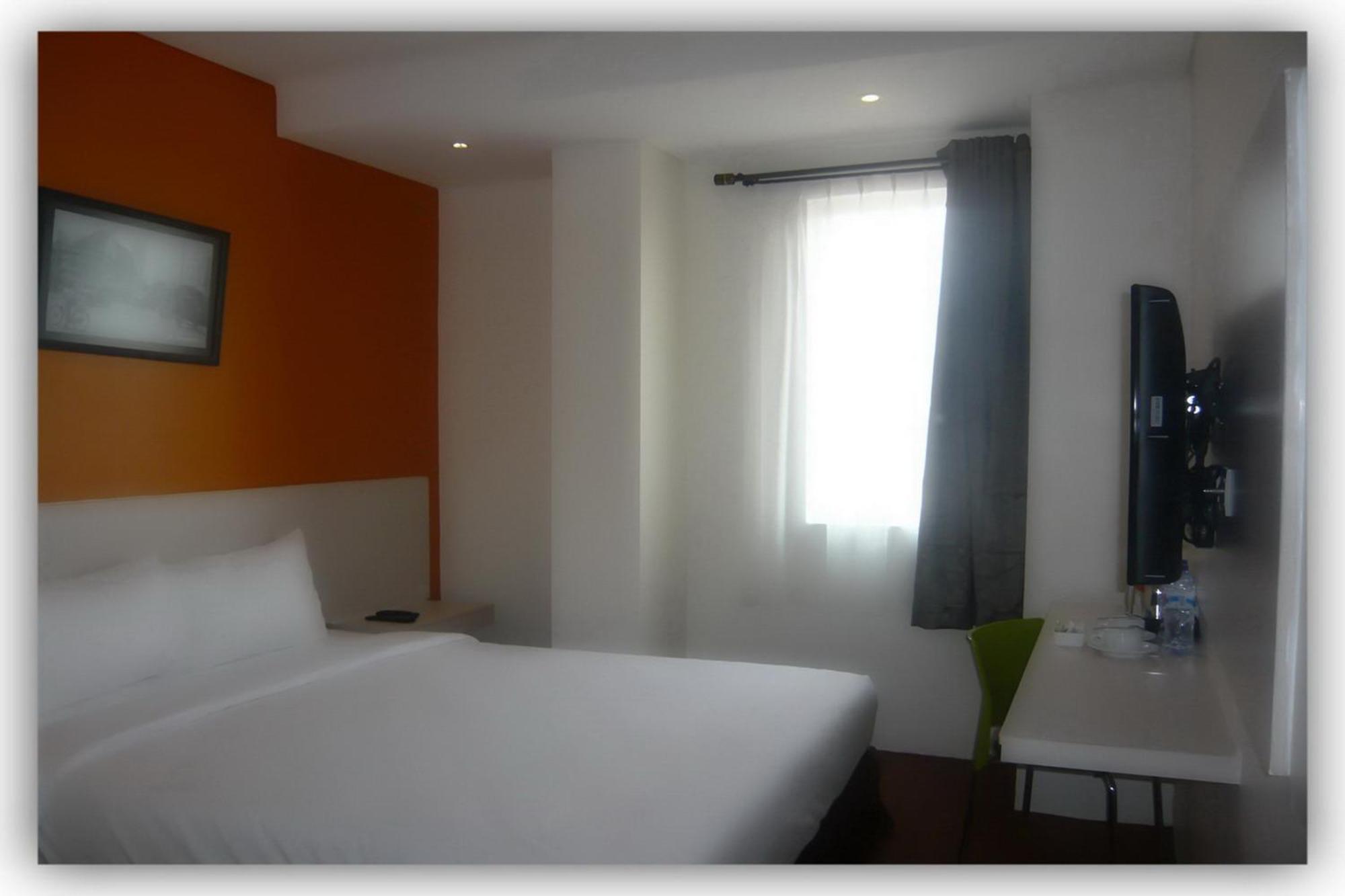 Hotel Dragon Kemayoran 2*