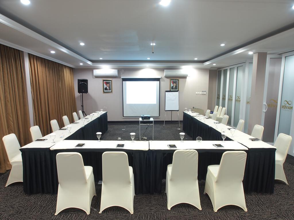 Maven Fatmawati Hotel