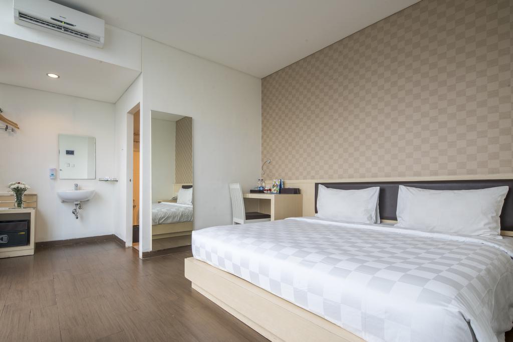 Hotel 88 Grogol By Wh Jakarta