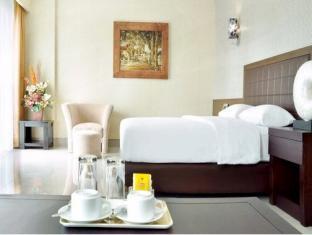 Hotel Bamboo & Cafe 2*