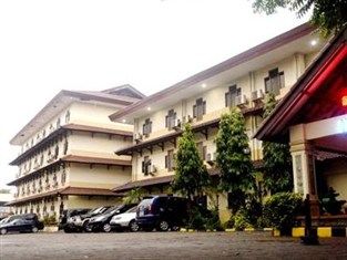 Hotel Mega Matra 2*