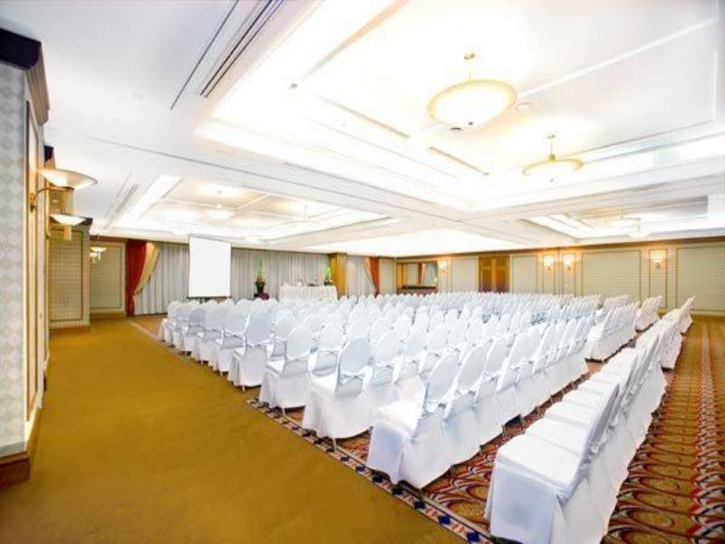 Menara Peninsula Hotel