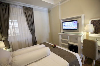 Hotel F