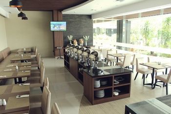 Grand Whiz Poins Simatupang Jakarta 4* Jakarta