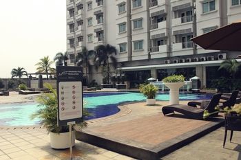 Grand Whiz Poins Simatupang Jakarta Hotel 4*