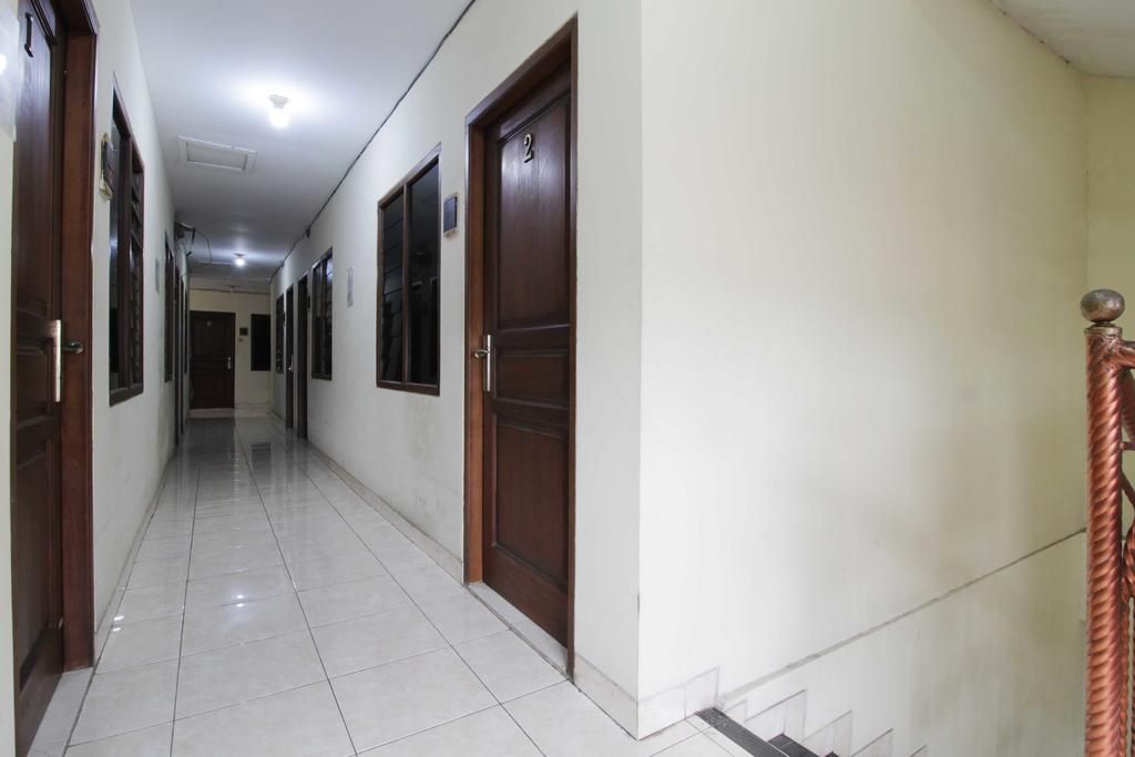 Reddoorz Near Ciputra World Kuningan 3 *
