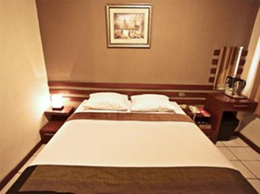 N Hotel *