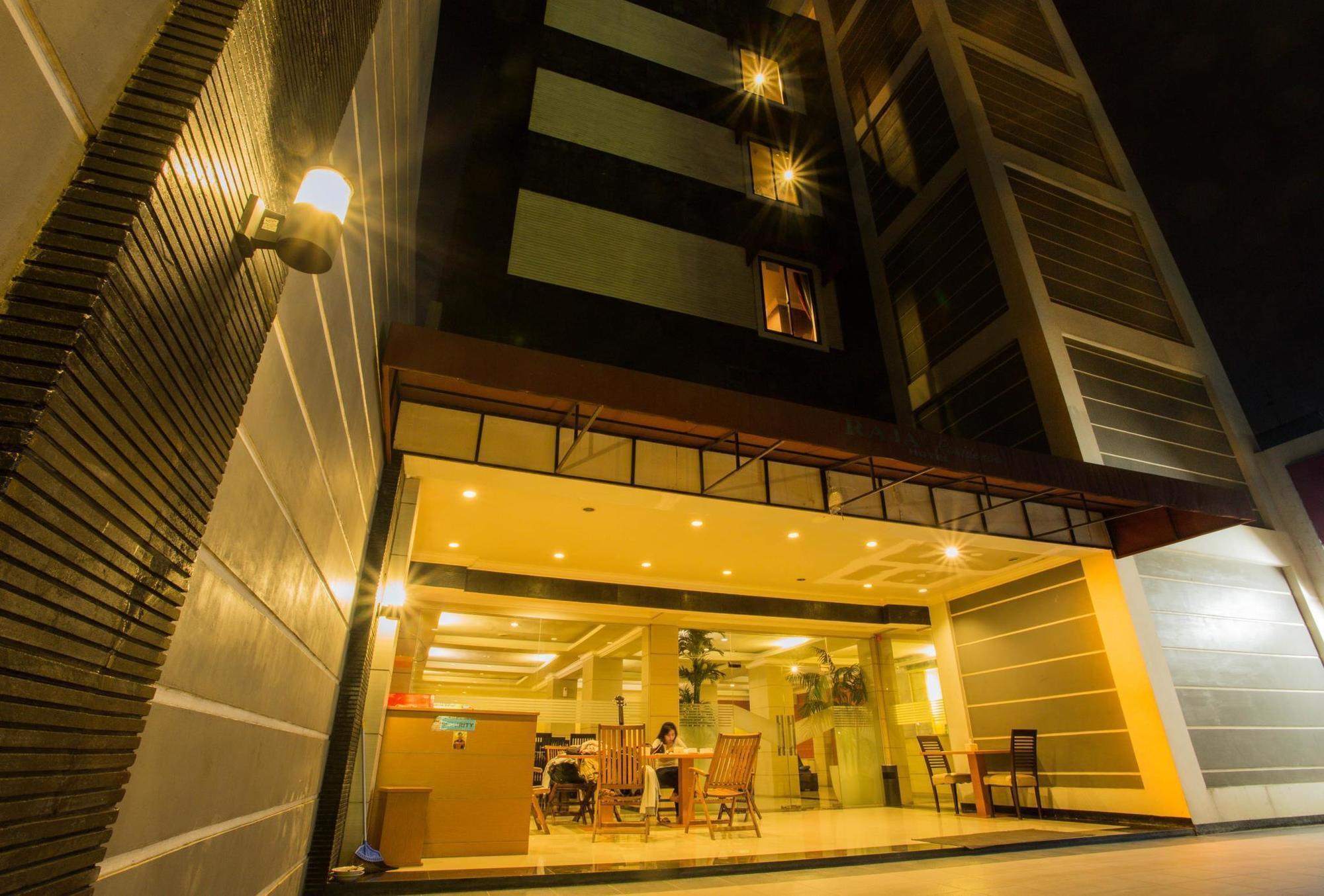 Raja Hotel