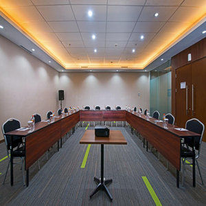 Grand Whiz Poins Simatupang Jakarta 4*