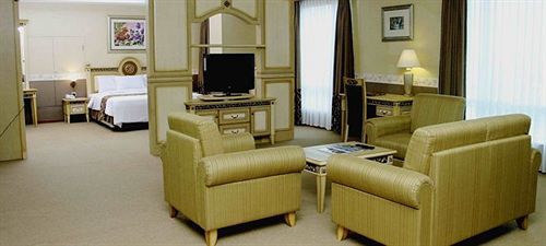 Twin Plaza 4*