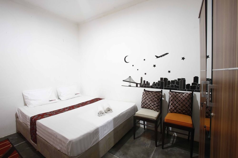 Reddoorz @ Radio Dalam Guest house Jakarta