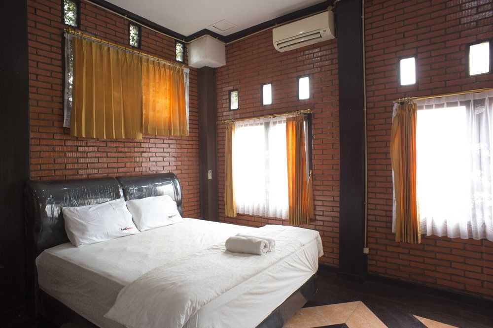 Reddoorz @ Cilandak Timur Guest house 2*