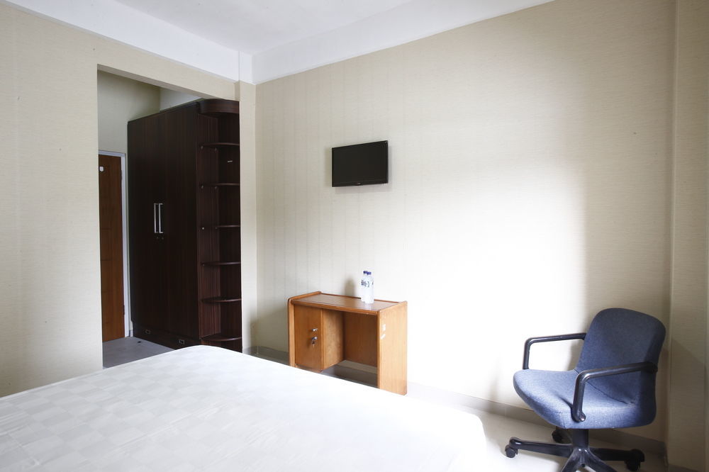 Guest house Reddoorz Near Cilandak Town Square