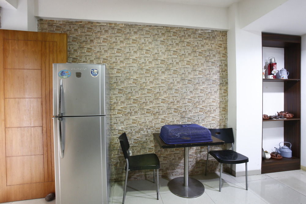 Reddoorz Near Cilandak Town Square Guest house