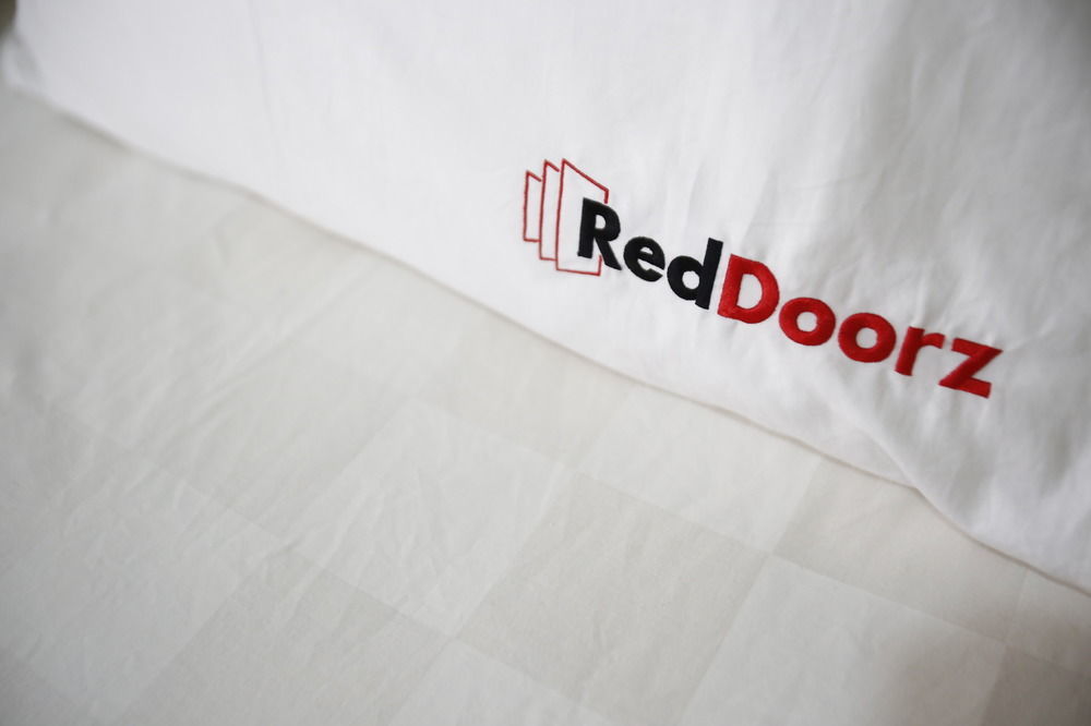 Guest house Reddoorz Near Cilandak Town Square 2*