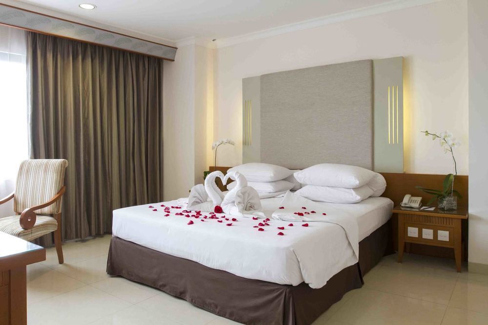 Asana Kawanua Hotel