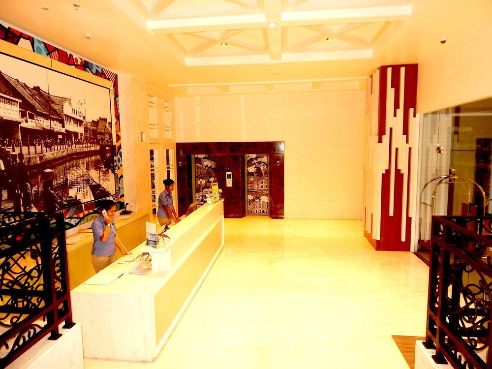 Maxone Signature Glodok