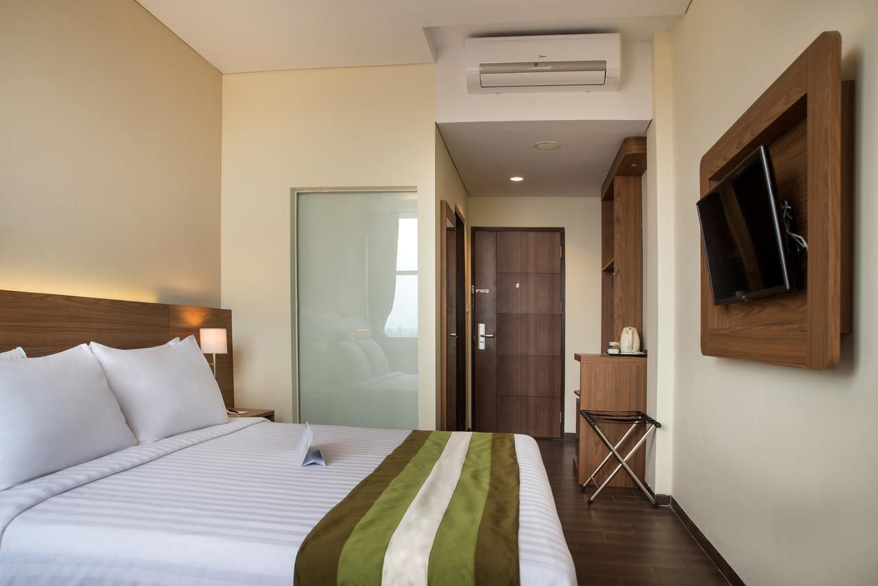 Grand Whiz Poins Simatupang Jakarta