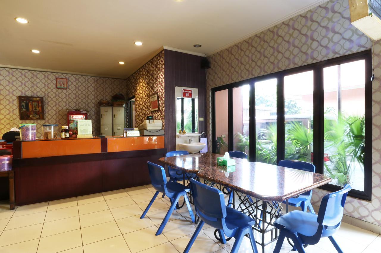 678 Kemang Powered By Cocotel 3*